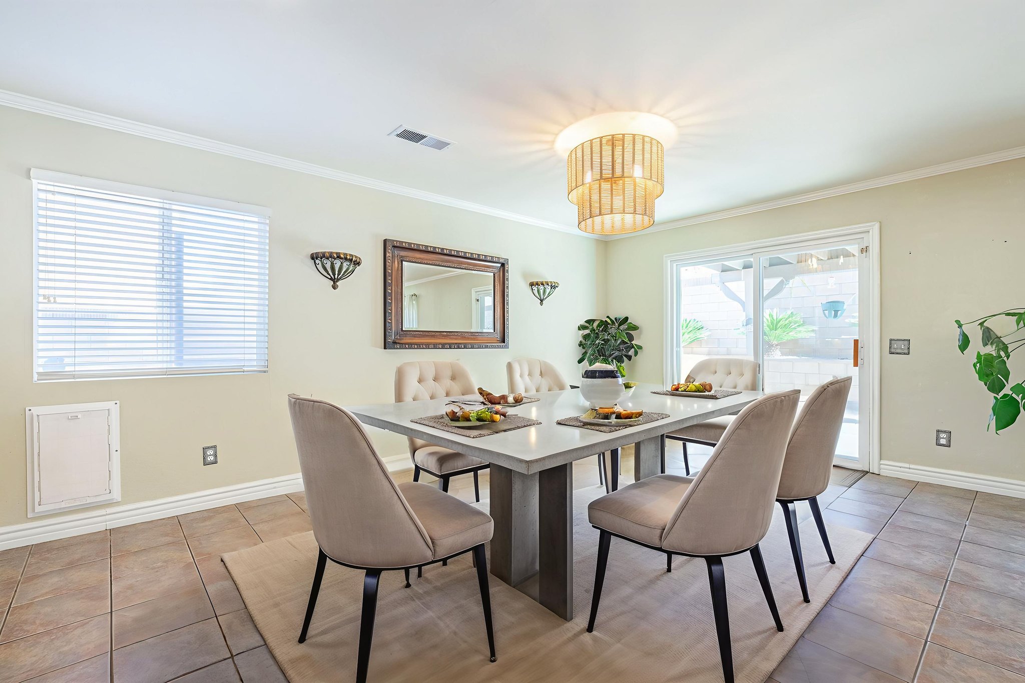 19-web-or-mls-AVOH--27 virtually staged